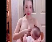 MOM BREASTFEEDING