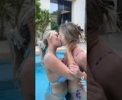 girl lesbians kissing
