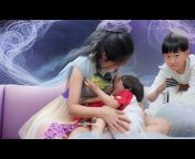 Breastfeeding Sweet Family&#39;s daily life