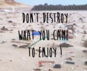Niestety jest to smutne, ale prawdziwe: nasze plaże coraz częściej przypominają śmietnik, niż pokryte złotym piaskiem miejsce wypoczynku. W dużej części jest to nasza wina, przypomnijcie sobie zostawione po sobie butelki, torebki czy puszki. Prawda jest taka, że o czyste plaże (i nie tylko) musimy dbać wszyscy! Pilnujcie siebie nawzajem a w ramach zderzenia z rzeczywistością zobaczcie jaką plaże w Hossegor zastali Karolina i Janek. Tylko nie mówcie, że to jest tak we Francji -