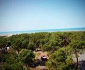 Découvrez le film de vos vacances au CHM Montalivet. Le camping naturiste CHM Monta est situé en France sur la côte atlantique.nAu bord de l&#39;Océan Atlantique, en France, implanté en Gironde, le camping naturiste CHM Monta est au coeur d&#39;un domaine naturiste bord par 2 km de plage naturiste.