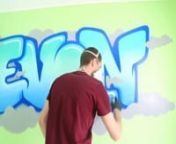 Comment se déroule un mandat avec un Graffeur de Chambregraffiti.com ?nExemple avec la chambre enfant deco Graffiti de Devon au Luxembourg.nRéalisé en 2 heures par le Graffiti Artiste BARO de Chambregraffiti.com