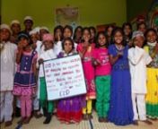 Este vídeo es fruto del hermanamiento entre el Colegio Nobelis, en España, y la escuela de Semilla para el Cambio, en Varanasi, India. Niños y niñas han participado en un intercambio de vídeos para explicar las distintas celebraciones de sus países. De un lado, los chicos españoles explican la Navidad y desde India, los alumnos y alumnas explican la celebración de dos festivales indios: uno musulmán &#39;Eid&#39; y otro hindú &#39;Holi&#39;.