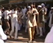 Archive video: Sahaja Yoga procession in Srirampur, Maharashtra, India. (1989-1201)