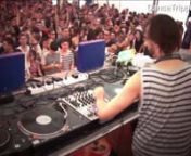 Ricardo Villalobos will take you on a unique journey with his performance at the Sunwaves festival in Mamaia (Romania). He starts off slow and ingeniously builds and builds his set to end in a massive explosion of party-madness.