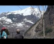 This is a documentary from my trip to northern India in March 2011.nnIn this video I show some impressions from a one day walk through a village close to Manali in the state Himachal Pradesh. Manali is situated at a height of 2050 m (6398 ft) in the Himalayas by the Beas river (Vyaas in Hindi). (For more info about the region, please see: http://en.wikipedia.org/wiki/Himachal_Pradesh)nnFilmed with Sony CX116, edited in Vegas Movie Studio Platinum 9.0 nVideo by Jussi PiekkalanMusic by Deep Singh