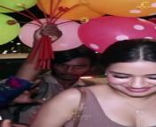 Actress Avneet Kaur&#39;s Fans Going Crazy mobbed her while she exit from the party.