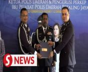 Selangor police chief Comm Datuk Hussein Omar Khan witnessed a ceremony where ACP Mohamad Fakhrudin Abdul Hamid handed over his duties as the Petaling Jaya police chief to Asst Comm Shahrulnizam Jaa&#39;far @ Ismail on Friday (Feb 23). &#60;br/&#62;&#60;br/&#62;Read more at https://shorturl.at/cFHN0&#60;br/&#62;&#60;br/&#62;WATCH MORE: https://thestartv.com/c/news&#60;br/&#62;SUBSCRIBE: https://cutt.ly/TheStar&#60;br/&#62;LIKE: https://fb.com/TheStarOnline