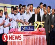 At the MCA 75th anniversary celebration on Saturday, party president Datuk Seri Dr Wee Ka Siong said MCA&#39;s current position in a rapidly changing political landscape is that it needs to enhance its value and win back public support.&#60;br/&#62;&#60;br/&#62;He also said the party had consistently stood firm and adhered to its principles, while maintaining an open attitude.&#60;br/&#62;&#60;br/&#62;Read more at https://shorturl.at/mAGK8&#60;br/&#62;&#60;br/&#62;WATCH MORE: https://thestartv.com/c/news&#60;br/&#62;SUBSCRIBE: https://cutt.ly/TheStar&#60;br/&#62;LIKE: https://fb.com/TheStarOnline