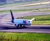 Another day, another Boeing aircraft failure. This video was recently captured on a runway at the Istanbul airport as a Boeing 767 Fedex plane touches down without its front landing gear. Veuer’s Tony Spitz has the details.