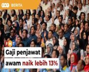 Perdana Menteri Anwar Ibrahim mengumumkan kenaikan gaji penjawat awam lebih 13% bermula 1 Dis ini.&#60;br/&#62;&#60;br/&#62;&#60;br/&#62;Read More: &#60;br/&#62;https://www.freemalaysiatoday.com/category/nation/2024/05/01/anwar-announces-hike-of-over-13-in-wages-for-civil-servants/&#60;br/&#62;&#60;br/&#62;Laporan Lanjut:&#60;br/&#62;https://www.freemalaysiatoday.com/category/bahasa/tempatan/2024/05/01/gaji-penjawat-awam-naik-15/&#60;br/&#62;&#60;br/&#62;&#60;br/&#62;Free Malaysia Today is an independent, bi-lingual news portal with a focus on Malaysian current affairs.&#60;br/&#62;&#60;br/&#62;Subscribe to our channel - http://bit.ly/2Qo08ry&#60;br/&#62;------------------------------------------------------------------------------------------------------------------------------------------------------&#60;br/&#62;Check us out at https://www.freemalaysiatoday.com&#60;br/&#62;Follow FMT on Facebook: https://bit.ly/49JJoo5&#60;br/&#62;Follow FMT on Dailymotion: https://bit.ly/2WGITHM&#60;br/&#62;Follow FMT on X: https://bit.ly/48zARSW &#60;br/&#62;Follow FMT on Instagram: https://bit.ly/48Cq76h&#60;br/&#62;Follow FMT on TikTok : https://bit.ly/3uKuQFp&#60;br/&#62;Follow FMT Berita on TikTok: https://bit.ly/48vpnQG &#60;br/&#62;Follow FMT Telegram - https://bit.ly/42VyzMX&#60;br/&#62;Follow FMT LinkedIn - https://bit.ly/42YytEb&#60;br/&#62;Follow FMT Lifestyle on Instagram: https://bit.ly/42WrsUj&#60;br/&#62;Follow FMT on WhatsApp: https://bit.ly/49GMbxW &#60;br/&#62;------------------------------------------------------------------------------------------------------------------------------------------------------&#60;br/&#62;Download FMT News App:&#60;br/&#62;Google Play – http://bit.ly/2YSuV46&#60;br/&#62;App Store – https://apple.co/2HNH7gZ&#60;br/&#62;Huawei AppGallery - https://bit.ly/2D2OpNP&#60;br/&#62;&#60;br/&#62;#BeritaFMT #AnwarIbrahim #PenjawatAwam #KenaikanGaji