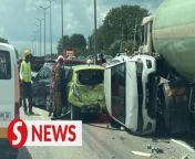 Just three days after a trailer rammed into 11 vehicles along the Pasir Gudang Highway in Johor, another pile-up has occurred there involving eight vehicles on Thursday (March 28).&#60;br/&#62;&#60;br/&#62;Read more at https://tinyurl.com/4nxa8563&#60;br/&#62;&#60;br/&#62;WATCH MORE: https://thestartv.com/c/news&#60;br/&#62;SUBSCRIBE: https://cutt.ly/TheStar&#60;br/&#62;LIKE: https://fb.com/TheStarOnline
