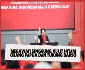 Megawati Singgung Soal Kulit Hitam Orang Papua dan Tukang Bakso, Arie Kriting Kasih Sindiran Menohok&#60;br/&#62;&#60;br/&#62;Komika Arie Kriting lewat akun Twitter pribadinya @Arie_Kriting menyampaikan kritik pedas terkait pidato ketua umum PDI Perjuangan, Megawati Soekarnoputri Rapat Kerja Nasional (Rakernas) kemarin.&#60;br/&#62;&#60;br/&#62;Arie Kriting tak terima dengan ucapan Megawati yang menyinggung soal kulit gelap orang Papua dan pekerjaan seorang tukang bakso.&#60;br/&#62;&#60;br/&#62;Link Terkait :&#60;br/&#62;&#60;br/&#62;https://bekaci.suara.com/read/2022/06/23/091827/megawati-singgung-soal-kulit-hitam-orang-papua-dan-tukang-bakso-arier-kriting-kasih-sindiran-menohok&#60;br/&#62;&#60;br/&#62;#ArieKriting #Megawati&#60;br/&#62;&#60;br/&#62;Vo/Video Editor : Suryo Seto&#60;br/&#62;===================================&#60;br/&#62;Homepage: https://www.suara.com&#60;br/&#62;Facebook Fan Page: https://www.facebook.com/suaradotcom&#60;br/&#62;Instagram:https://www.instagram.com/suaradotcom/&#60;br/&#62;Twitter:https://twitter.com/suaradotcom
