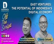 In this episode, our host Gundy Cahyadi talks to Roderick Purwana, Managing Partner of East Ventures, one the biggest Venture Capital companies in Indonesia, with over 200 startups in its portfolio at the moment. Roderick himself is an active investor in startups with diverse background in VC and PE industry.&#60;br/&#62;&#60;br/&#62;Roderick gives hints about what’s coming the way for entrepreneurs and startups. Amids all the talks of funding being tougher these days, there is also the worry of “What will happen to all these startups if VCs suddenly decide to pull out?”&#60;br/&#62;&#60;br/&#62;Roderick opines that the digital economy in Indonesia still have a huge potential, and thus, a positive outlook. Nonetheless, he adds that caution is warranted because many companies are lowering their valuation expectations, a result of growth expectations that have also declined so far.&#60;br/&#62;&#60;br/&#62;Listen their discussion about the great potential of the digital industry in Indonesia on #OffTheScript, a podcast series presented by #KatadataPodcast.&#60;br/&#62;&#60;br/&#62;You can listen another episode on&#60;br/&#62;Ofs Wesbite: Katadata.co.id/podcast&#60;br/&#62;Spotify: https://open.spotify.com/show/47fOS2H0aQQ8W6j151mn05&#60;br/&#62;Noice: https://open.noice.id/catalog/17ce43d1-da3f-44a7-9b42-0255441a0e98&#60;br/&#62;Apple Podcats: https://podcasts.apple.com/us/podcast/katadata-podcasts/id1615357338&#60;br/&#62;Google Podcast: https://podcasts.google.com/feed/aHR0cHM6Ly9hbmNob3IuZm0vcy85MzFmYmU1Yy9wb2RjYXN0L3Jzcw?sa=X&amp;ved=0CAIQ9sEGahcKEwi45tnilN74AhUAAAAAHQAAAAAQTQ&#60;br/&#62;&#60;br/&#62;======================================================&#60;br/&#62;&#60;br/&#62;Mulai Sekarang #KalauBicaraPakaiData&#60;br/&#62;&#60;br/&#62;Pantau dan Subscribe Katadata Indonesia.&#60;br/&#62;&#60;br/&#62;Official Website : https://katadata.co.id/&#60;br/&#62;Youtube: https://www.youtube.com/c/KatadataIndonesia&#60;br/&#62;Instagram : https://www.instagram.com/katadatacoid&#60;br/&#62;Facebook : https://www.facebook.com&#60;br/&#62;