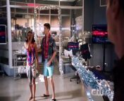 Ralph Dibny accidentally interrupts the WestAllen honeymoon while trying to watch Stranger Things on Netflix in this deleted scene from The Flash mid-season finale.