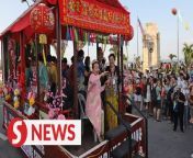 A spectacle to behold with music playing and local traditions in full swing, the grand closing of the Chinese New Year celebrations in Penang saw the heritage enclave of Esplanade abuzz with revelry on Saturday (Feb 24).&#60;br/&#62;&#60;br/&#62;Read more at https://shorturl.at/uvwE0&#60;br/&#62;&#60;br/&#62;WATCH MORE: https://thestartv.com/c/news&#60;br/&#62;SUBSCRIBE: https://cutt.ly/TheStar&#60;br/&#62;LIKE: https://fb.com/TheStarOnline