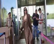 Sonam Kapoor was recently spotted at the Mumbai airport wearing an all-brown attire. Her OOTD featured a corseted maxi dress and a long trench coat.&#60;br/&#62;&#60;br/&#62;#sonamkapoor #ootd #formals #fashion #anandahuja #celebupdate #viralvideo #fashiongoals #bollywood #trending