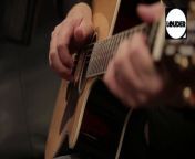 Blues guitarist Warren Haynes plays U2&#39;s One unplugged