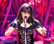 SARAH BRIGHTMAN: IN CONCERT — I FEEL PRETTY – from WEST SIDE STORY (BERNSTEIN/SONDHEIM) POLYGRAM MUSIC PUBLISHING LTD. &#60;br/&#62;&#60;br/&#62;Starring: Sarah Brightman &#60;br/&#62;The English National Orchestra &#60;br/&#62;Leader: Matthew Scrivener &#60;br/&#62;Conducted by Paul Bateman &#60;br/&#62;Archives Footage Courtesy of PolyGram Video International &#60;br/&#62;Pearson Television International &#60;br/&#62;The Really Useful Theatre Company &#60;br/&#62;Eastwest Records GmbH &#60;br/&#62;BMG Entertainment UK &amp; Ireland Ltd &#60;br/&#62;Andrea BocelliAppears Courtesy of Insieme Records &amp; PolyGram Records &#60;br/&#62;Mixed by Alex ‘Hotmits’ Marcou at Abbey Road Studios &#60;br/&#62;Audio Post Production: David Wolley &#60;br/&#62;Edited by Elliot McAffery &#60;br/&#62;David Mallet &#60;br/&#62;Tim Waddell &#60;br/&#62;Executive Producers: Frank Peterson &#60;br/&#62;Sarah Brightman &#60;br/&#62;Producer: Rocky Oldham &#60;br/&#62;Director: David Mallet &#60;br/&#62;A SERPENT FILMS PRODUCTIONS &#60;br/&#62;© 1997 Peterson / Brightman &#60;br/&#62;DVD ~ SARAH BRIGHTMAN: IN CONCERT &#60;br/&#62;Film (1998) &#60;br/&#62;Directed By David Mallet &#60;br/&#62;Produced By Rocky Oldham For SERPENT FILM LTD. &#60;br/&#62;Photography: Simon Fowler. Design: STT! &#60;br/&#62;© 1997 Peterson / Brightman &#60;br/&#62;Packging © 1999 WEA INTERNATIONAL INC., A WARNER MUSIC GROUP COMPANY. &#60;br/&#62;ANDREA BOCELLI appears by courtesy of INSIEME S.R.L. &amp; POLYGRAM RECORDS. &#60;br/&#62;® “ANDREW LLOYD WEBBER” Is a Registered Trademark Owned by ANDREW LLOYD WEBBER. &#60;br/&#62;Manufactured In GERMANY &#60;br/&#62;W. WARNER MUSIC FACTURING EUROPE &#60;br/&#62;E EXEMPT FR0M CLASSIFICATION&#60;br/&#62;3984-21400-2&#60;br/&#62;WARNER MUSIC VISION&#60;br/&#62;Label: Warner Music Entertainment &#60;br/&#62;Picture Format: PAL 16:9 &#60;br/&#62;Region Code: 2/3/4/5/6 &#60;br/&#62;Disc Format: DVD-5 &#60;br/&#62;Dolby Digital 5.1 Surround Sound &#60;br/&#62;PCM Stereo &#60;br/&#62;LINEAR PCM STEREO &#60;br/&#62;&#39;Dolby&#39; and the double-D symbol are trademarks of Dolby Laboratories Licensing Corporation.&#60;br/&#62;Freigegeben &#60;br/&#62;ohne &#60;br/&#62;Altersbeschränkung &#60;br/&#62;gemäß § 7 &#60;br/&#62;JÖSchG &#60;br/&#62;FSK&#60;br/&#62;Duration: 1:31