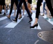 Putting one step in front of the other has some major health benefits. In a new study published in the British Journal of Sports Medicine, researchers found that walking 9,000 to 10,500 steps a day can combat the negative effects of a sedentary lifestyle. Buzz60’s Maria Mercedes Galuppo has the story.