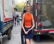 Bollywood’s most glam and fashionable diva, Ananya Panday knows how to style her wardrobe in coordination with the seasons. Her latest glam and casual avatar has arrived just in time for summer fashion goals. In her latest appearance outside ‘Jhalak Dikhhla Jaa’ sets, she looked chic and bossy in an Orange crop top paired with Denim Skorts. Have a look at her fashion forward ensemble!&#60;br/&#62;&#60;br/&#62;#ananyapanday #summerfashion #streetstylefashion #fashion #entertainmentnews #trending #viralvideo #bollywood