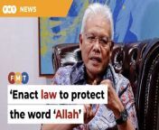 Bersatu wants clear guidelines on the dos and don’ts to prevent a recurrence of the ‘Allah’ socks issue.&#60;br/&#62;&#60;br/&#62;&#60;br/&#62;Read More: https://www.freemalaysiatoday.com/category/nation/2024/04/05/hamzah-moots-special-law-to-protect-the-word-allah/&#60;br/&#62;&#60;br/&#62;&#60;br/&#62;Free Malaysia Today is an independent, bi-lingual news portal with a focus on Malaysian current affairs.&#60;br/&#62;&#60;br/&#62;Subscribe to our channel - http://bit.ly/2Qo08ry&#60;br/&#62;------------------------------------------------------------------------------------------------------------------------------------------------------&#60;br/&#62;Check us out at https://www.freemalaysiatoday.com&#60;br/&#62;Follow FMT on Facebook: https://bit.ly/49JJoo5&#60;br/&#62;Follow FMT on Dailymotion: https://bit.ly/2WGITHM&#60;br/&#62;Follow FMT on X: https://bit.ly/48zARSW &#60;br/&#62;Follow FMT on Instagram: https://bit.ly/48Cq76h&#60;br/&#62;Follow FMT on TikTok : https://bit.ly/3uKuQFp&#60;br/&#62;Follow FMT Berita on TikTok: https://bit.ly/48vpnQG &#60;br/&#62;Follow FMT Telegram - https://bit.ly/42VyzMX&#60;br/&#62;Follow FMT LinkedIn - https://bit.ly/42YytEb&#60;br/&#62;Follow FMT Lifestyle on Instagram: https://bit.ly/42WrsUj&#60;br/&#62;Follow FMT on WhatsApp: https://bit.ly/49GMbxW &#60;br/&#62;------------------------------------------------------------------------------------------------------------------------------------------------------&#60;br/&#62;Download FMT News App:&#60;br/&#62;Google Play – http://bit.ly/2YSuV46&#60;br/&#62;App Store – https://apple.co/2HNH7gZ&#60;br/&#62;Huawei AppGallery - https://bit.ly/2D2OpNP&#60;br/&#62;&#60;br/&#62;#FMTNews #HamzahZainudin #SpecialLaw #ClearGuidelines #Bersatu