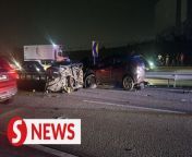 The driver of a four-wheel drive was killed and two others were seriously injured in a road crash involving seven vehicles, including an express bus at Kilometre 425.6 of the North-South Expressway (southbound) near the Sungai Buloh Hospital on Friday (April 5) night.&#60;br/&#62;&#60;br/&#62;Read more at https://tinyurl.com/xfnpr7jt&#60;br/&#62;&#60;br/&#62;WATCH MORE: https://thestartv.com/c/news&#60;br/&#62;SUBSCRIBE: https://cutt.ly/TheStar&#60;br/&#62;LIKE: https://fb.com/TheStarOnline