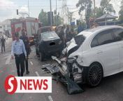 A bus transporting college students is among the 12 vehicles involved in a road accident at the Jalan Tan Swee Hoe–Jalan Kluang traffic light intersection in Batu Pahat, Johor on Thursday (April 18).&#60;br/&#62;&#60;br/&#62;Read more at https://tinyurl.com/7ewvkket&#60;br/&#62;&#60;br/&#62;WATCH MORE: https://thestartv.com/c/news&#60;br/&#62;SUBSCRIBE: https://cutt.ly/TheStar&#60;br/&#62;LIKE: https://fb.com/TheStarOnline