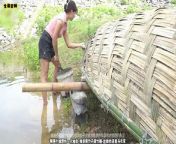 Beautiful village girls use bamboo and cement to make fishing boats